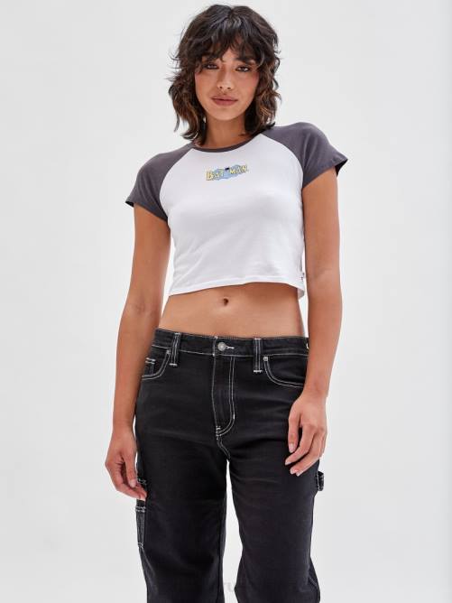 GUESS Camiseta corta de bebé raglán de Originals x Batman unisexo 0P8X1298 blanco puro multi vestir