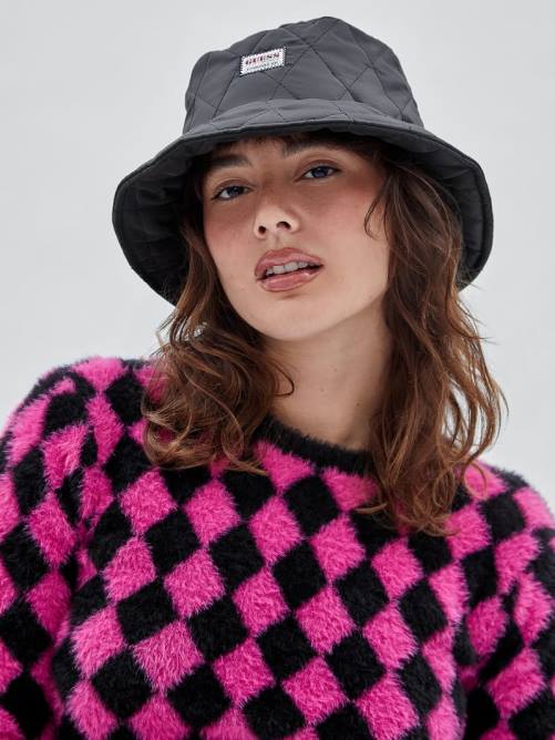 GUESS sombrero de pescador acolchado originals unisexo 0P8X3812 negro vestir